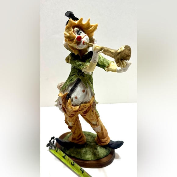 Duncan Royale Capodimonte Italy HOBO CLOWN PLAYING HORN 11" Collectible Figurine - Picture 10 of 10